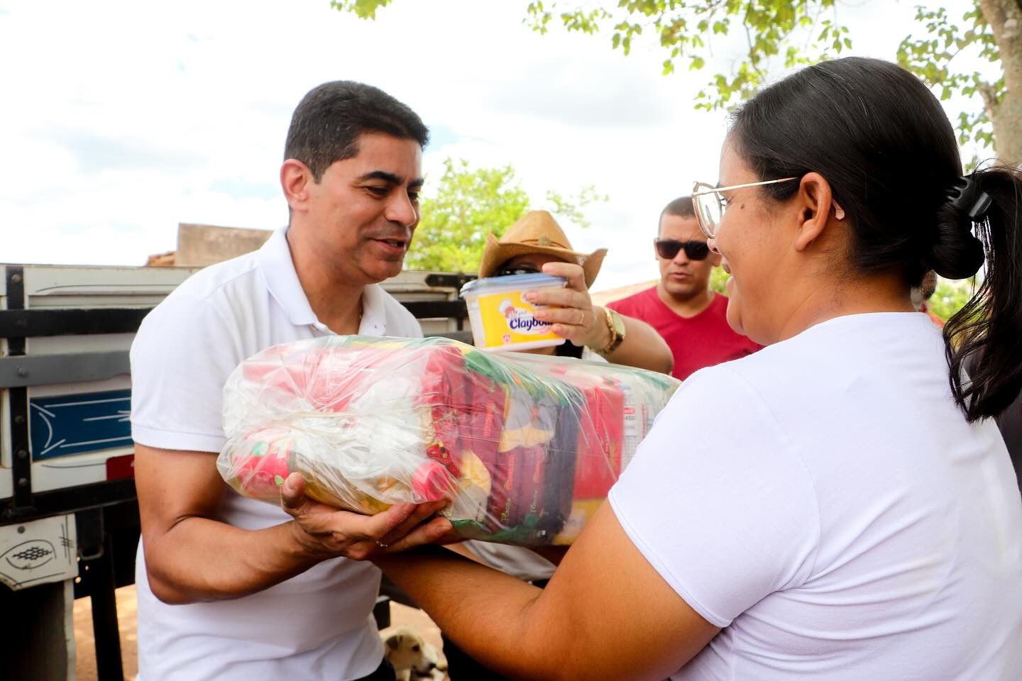 Em abril, Programa Cuidando de Você distribui mais de 2.200 Cesta Básica